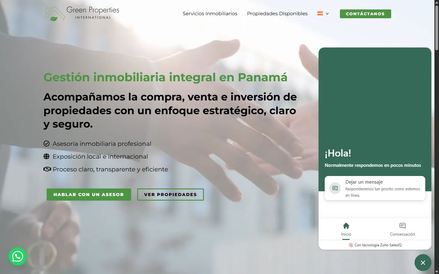 greenproperties.com.pa con el chat de SalesIQ abierto a la derecha y el botón de WhatsApp a la izquierda